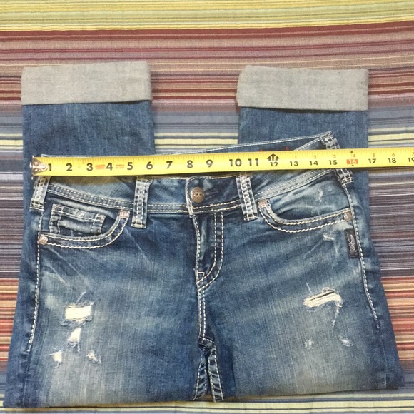 Silver Jeans Suki Embellished Distressed Mid Rise Super Stretch Capri W28 L23 - Picture 12 of 14